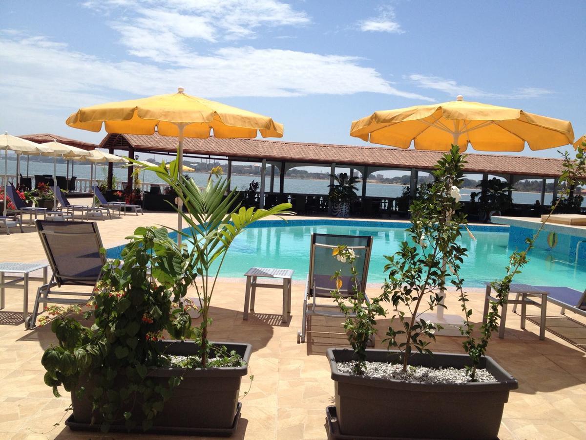 Hotel Le Petit Bateau Κονακρί Εξωτερικό φωτογραφία