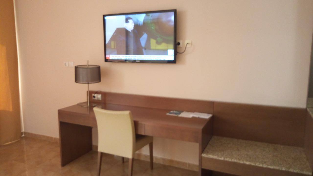 Hotel Le Petit Bateau Κονακρί Εξωτερικό φωτογραφία