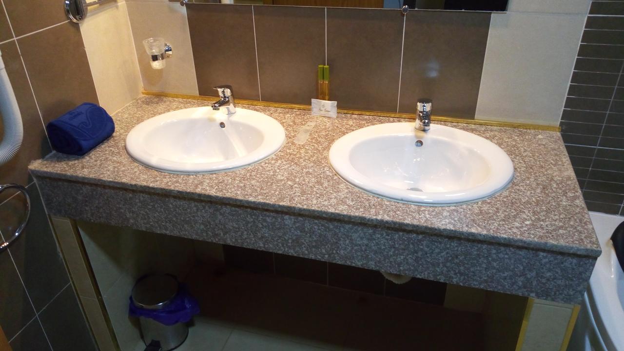 Hotel Le Petit Bateau Κονακρί Εξωτερικό φωτογραφία