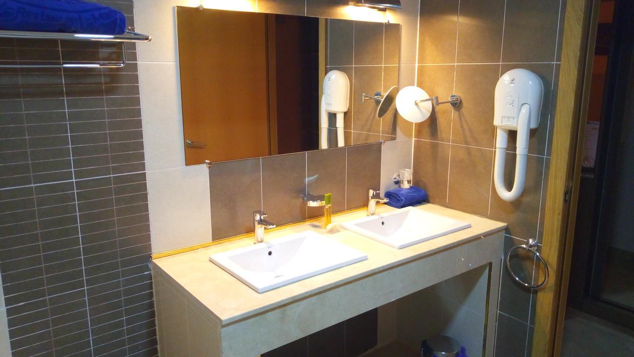 Hotel Le Petit Bateau Κονακρί Εξωτερικό φωτογραφία
