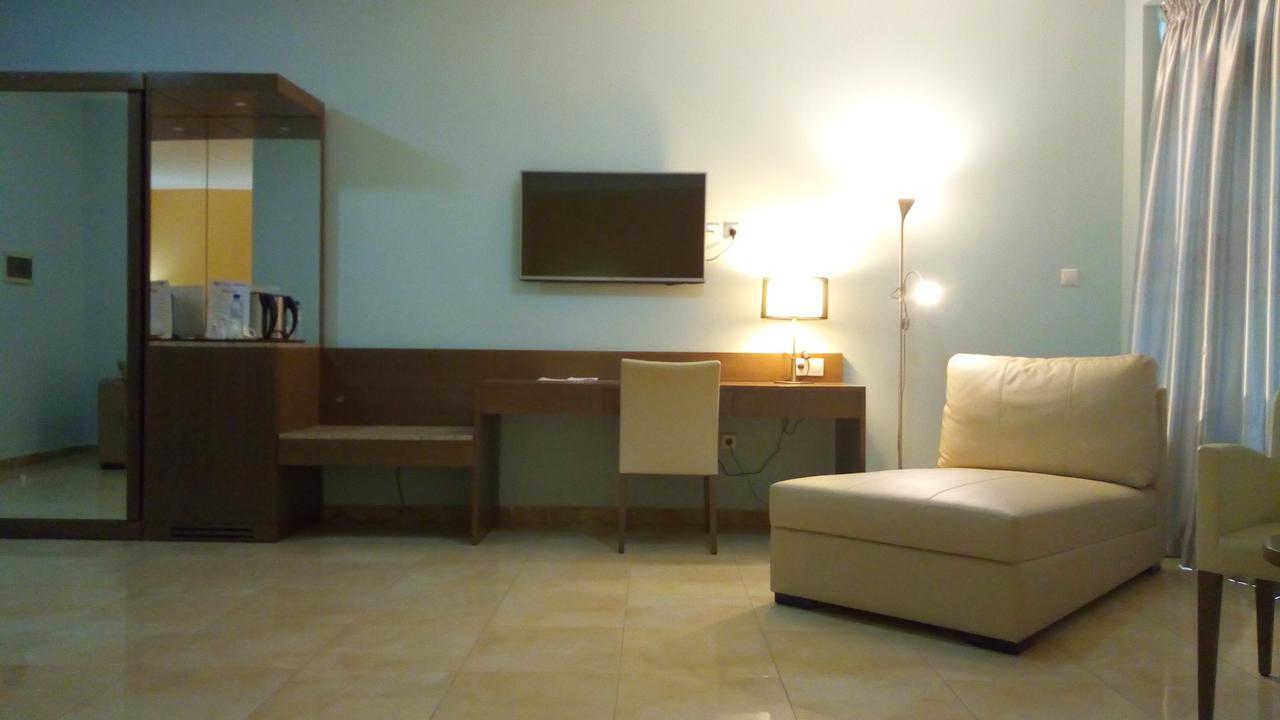 Hotel Le Petit Bateau Κονακρί Εξωτερικό φωτογραφία