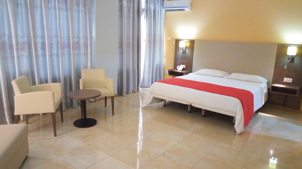 Hotel Le Petit Bateau Κονακρί Εξωτερικό φωτογραφία