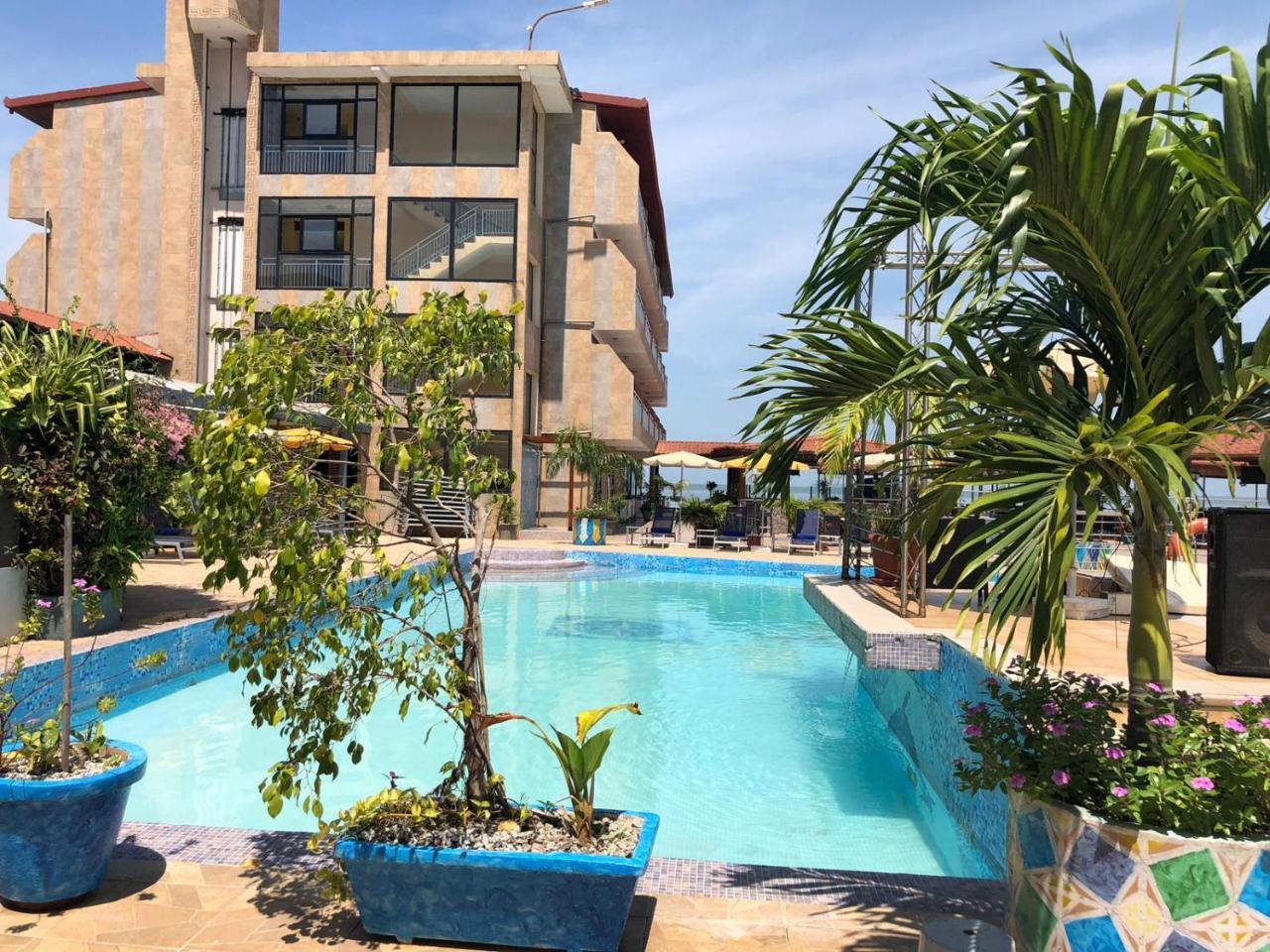 Hotel Le Petit Bateau Κονακρί Εξωτερικό φωτογραφία
